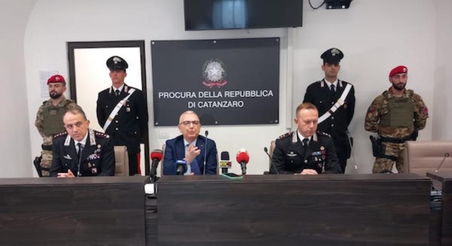 "Operazione Artemis", Capomolla: "Controllo capillare sulle attività boschive, spaccio di stupefacenti e testimoni di favore" images "Operazione Artemis", Capomolla: "Controllo capillare sulle attività boschive, spaccio di stupefacenti e testimoni di favore"