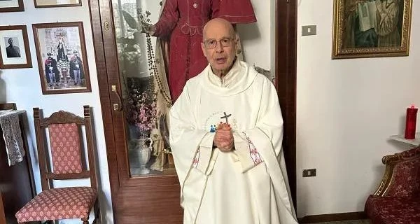 Don Andrea Perrelli: "Il Camposanto mi ha insegnato a non inseguire il tempo, perché carico di eterno"