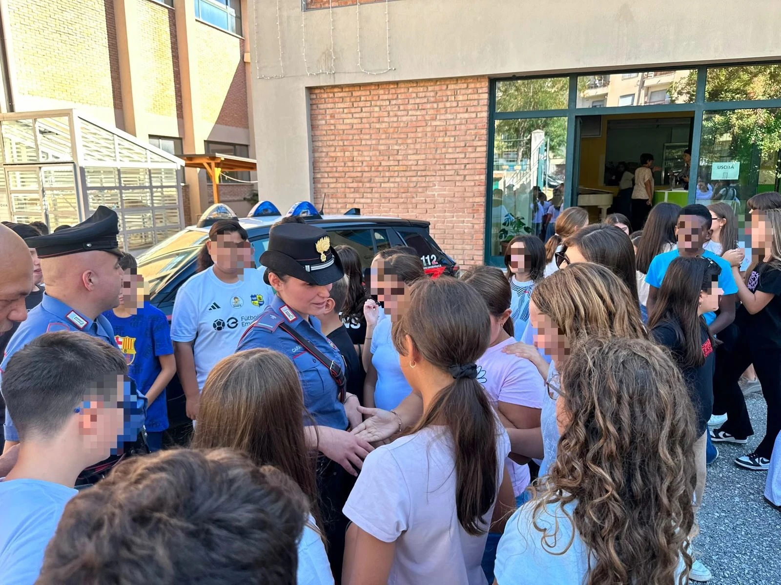 Inizio anno scolastico nel Catanzarese, carabinieri in prima linea con gli studenti nel segno della legalità 