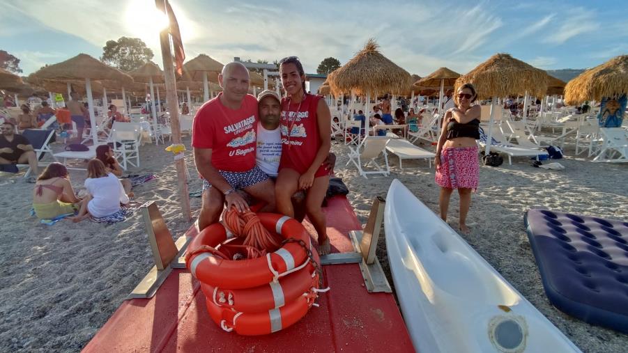 images Montauro. E' festa al Dadada Beach Village per Gabriella Biondo, la bagnina più giovane d'Italia 