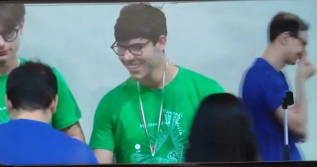Rocco Pio Chiaravalloti, studente del Liceo Pitagora di Rende, è medaglia d’argento alla finale delle Olimpiadi di Matematica 