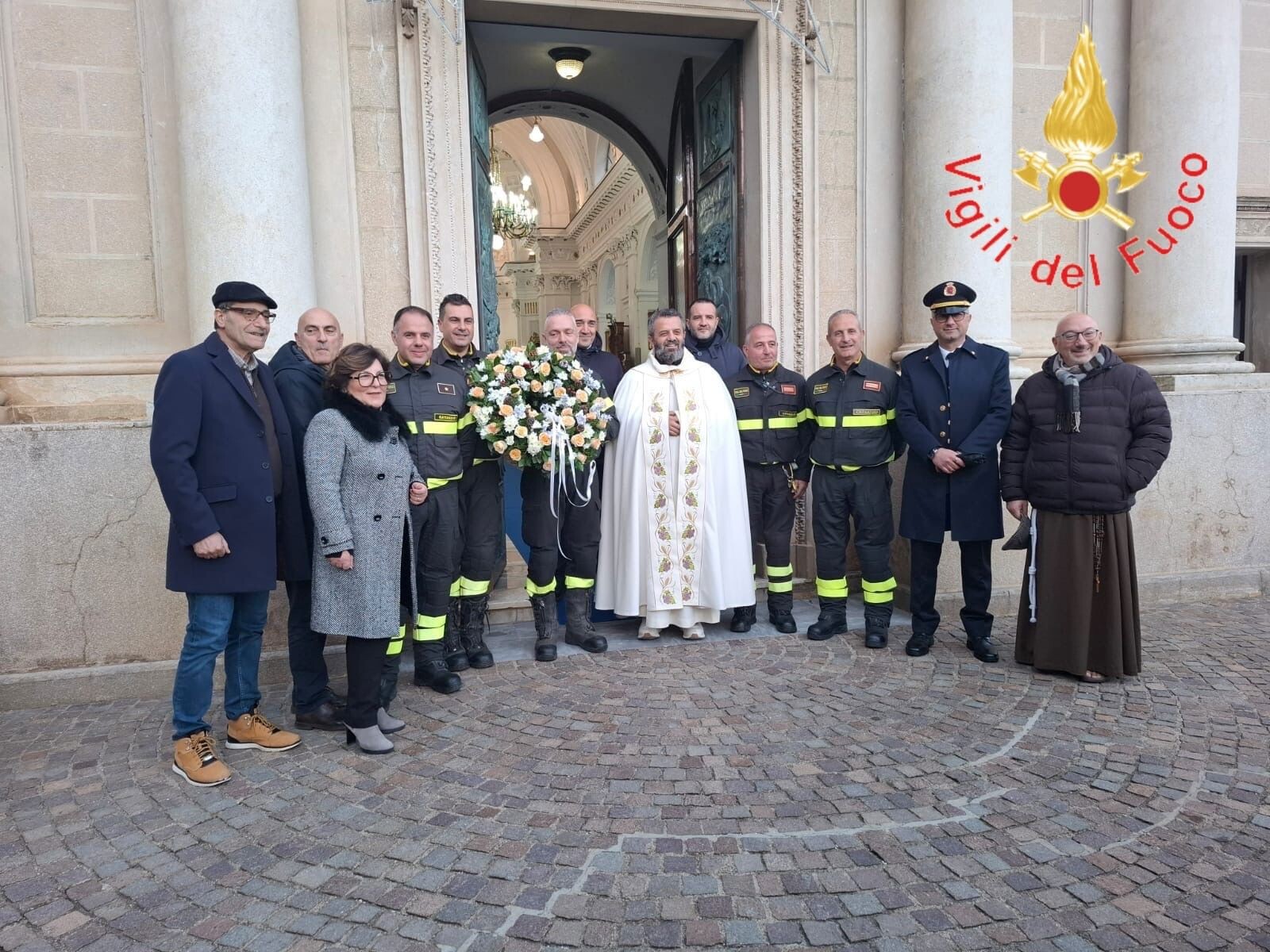 Curinga, rinnovata la tradizionale deposizione della corona all’Immacolata images Curinga, rinnovata la tradizionale deposizione della corona all’Immacolata