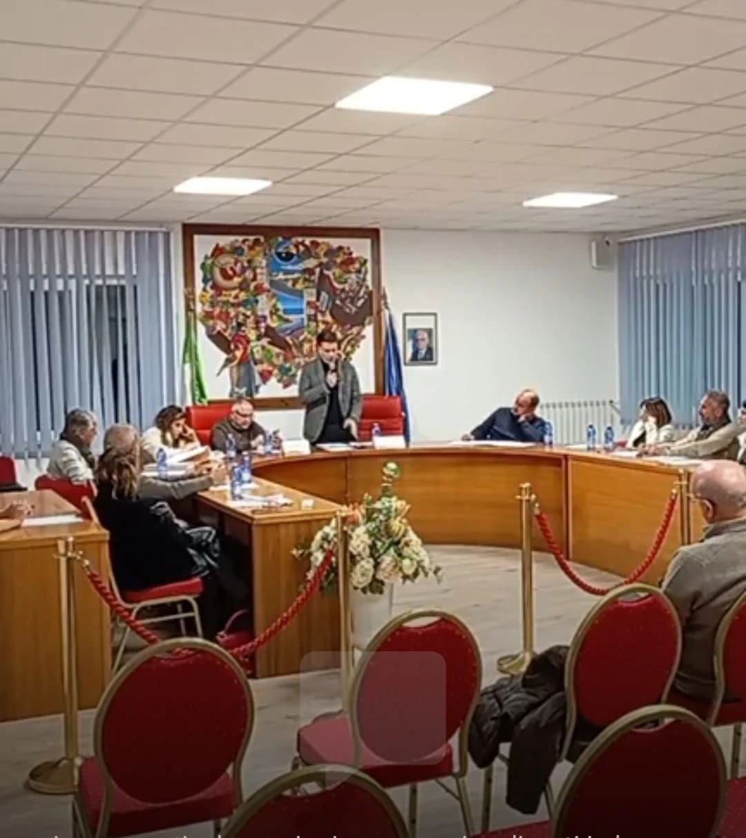 Consiglio comunale a Cropani, la consigliera Borelli lascia il gruppo "Unicamente Cropani"  