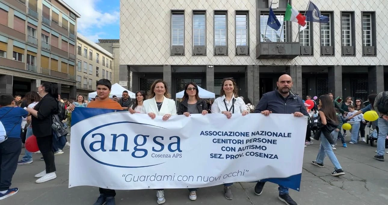 "Guardami con nuovi occhi": a Cosenza l’autismo diventa voce collettiva