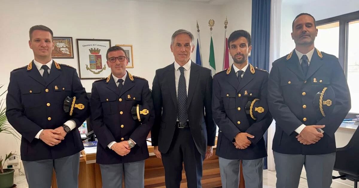 La Questura di Catanzaro si rafforza con l'arrivo di 4 nuovi funzionari images La Questura di Catanzaro si rafforza con l'arrivo di 4 nuovi funzionari