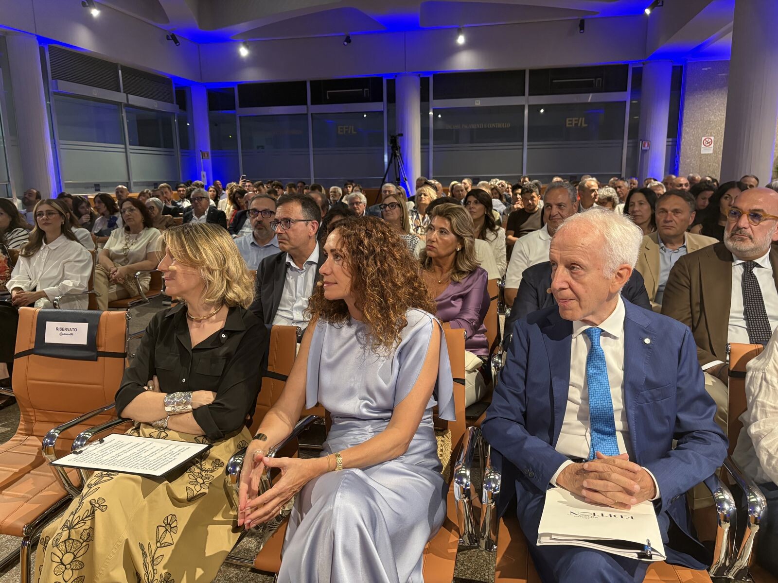 L’energia invisibile della fiducia: a Cosenza la tappa di “Visionari” di Banca Mediolanum (VIDEO)
images L’energia invisibile della fiducia: a Cosenza la tappa di “Visionari” di Banca Mediolanum (VIDEO)