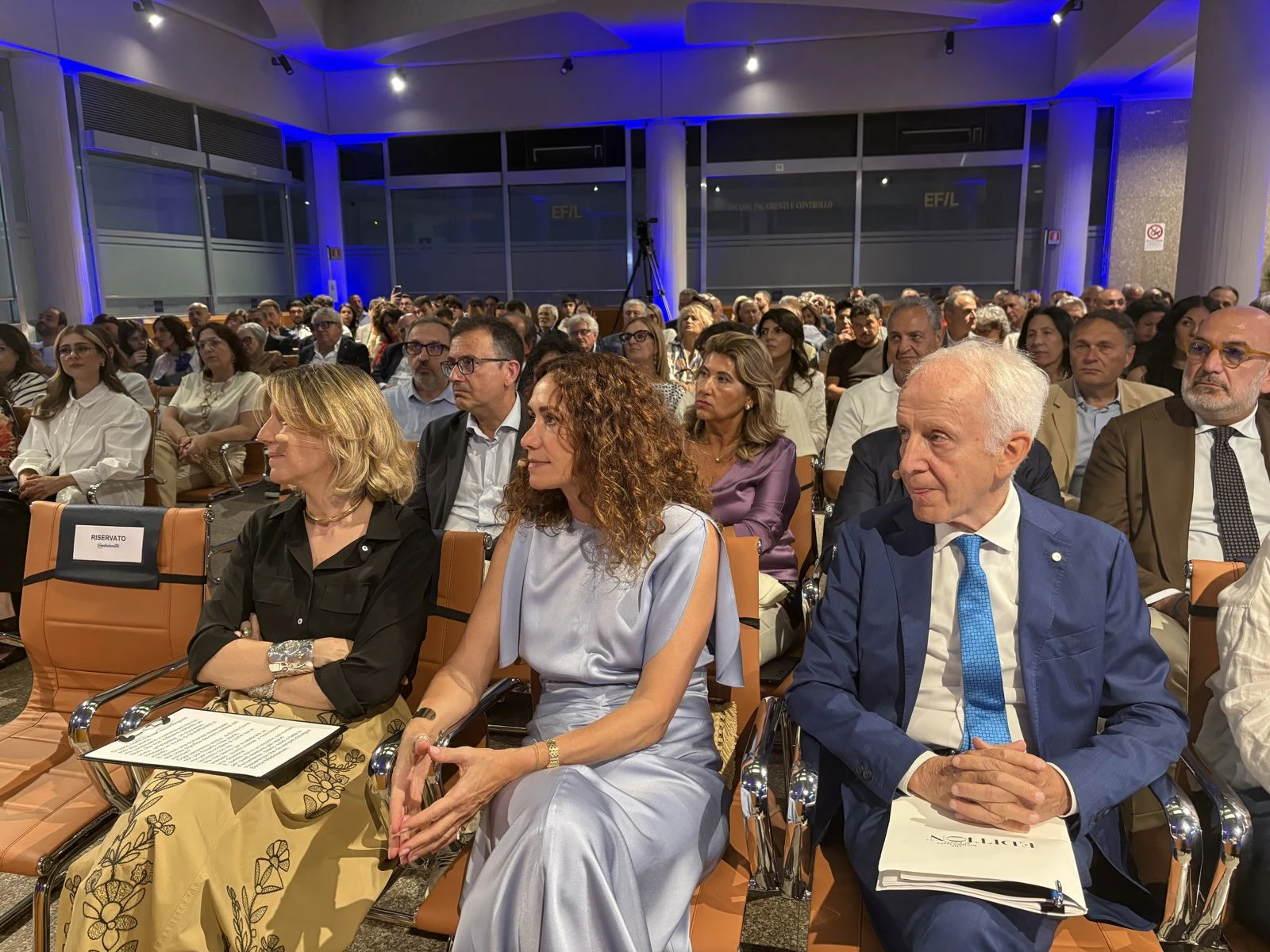 L’energia invisibile della fiducia: a Cosenza la tappa di “Visionari” di Banca Mediolanum (VIDEO)

