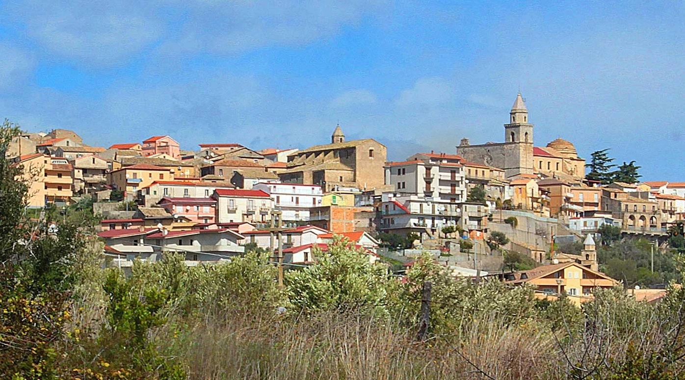 Cropani, consigliera denuncia il ritiro delle deleghe: "Punita per i 'mi piace' dei miei familiari"