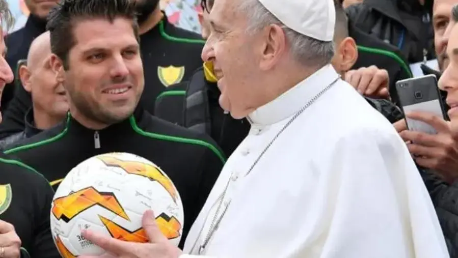 images Il calcio si ferma per la morte di Papa Francesco:  rinviate tutte le partite di oggi