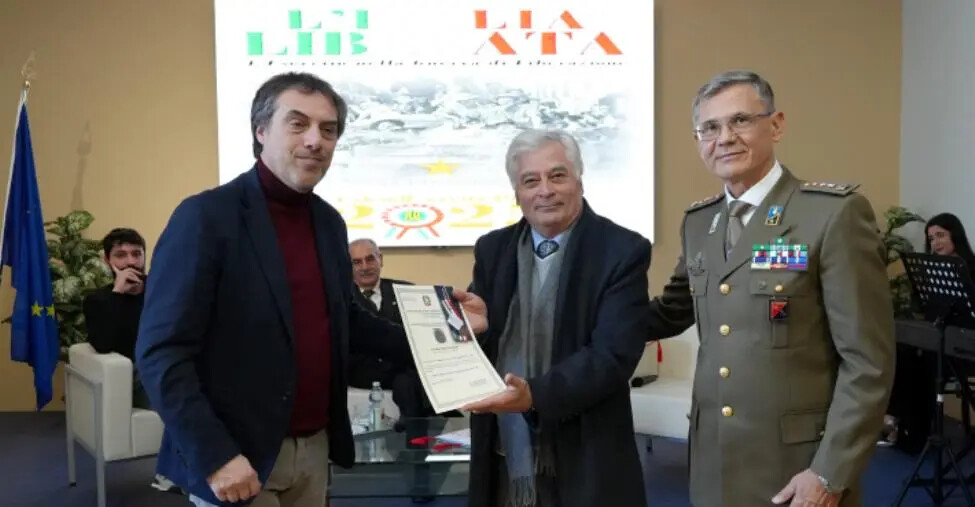 images Catanzaro, la Caserma “Pepe-Bettoja” ospita la presentazione del Calendario dell’Esercito  