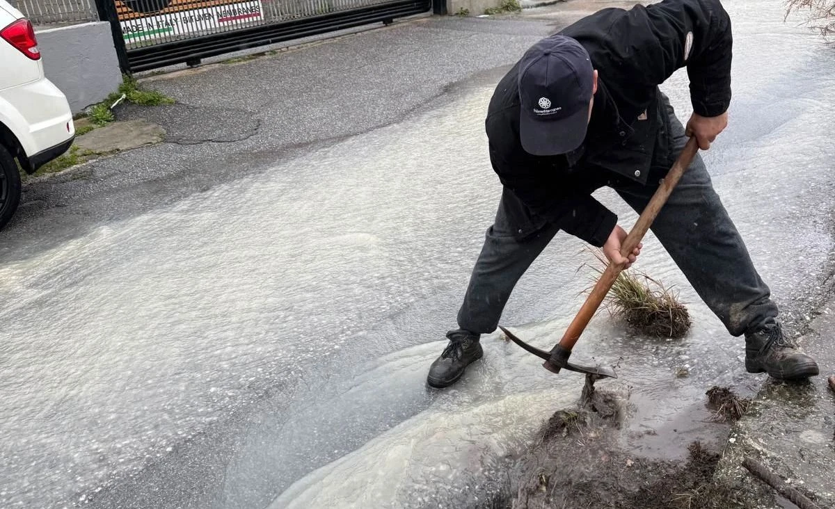 Catanzaro, Via Lucrezia della Valle di nuovo sott'acqua: l'allerta era prevista, la manutenzione no