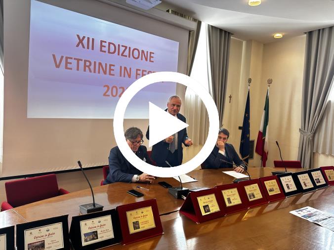 Vetrine in festa: ecco la Catanzaro natalizia più bella e premiata dalla Proloco images Vetrine in festa: ecco la Catanzaro natalizia più bella e premiata dalla Proloco