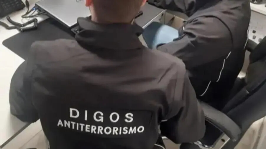 Terrorismo, un arresto a Cosenza: si professava pro Isis ed era pronto ad un attentato images Terrorismo, un arresto a Cosenza: si professava pro Isis ed era pronto ad un attentato