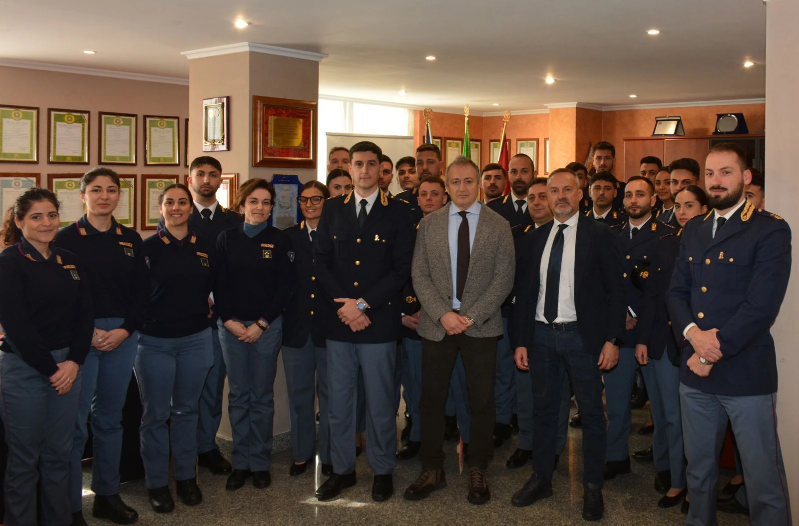 Vibo, entrati in servizio 3 Vice ispettori e 20 nuovi Agenti della Polizia di Stato