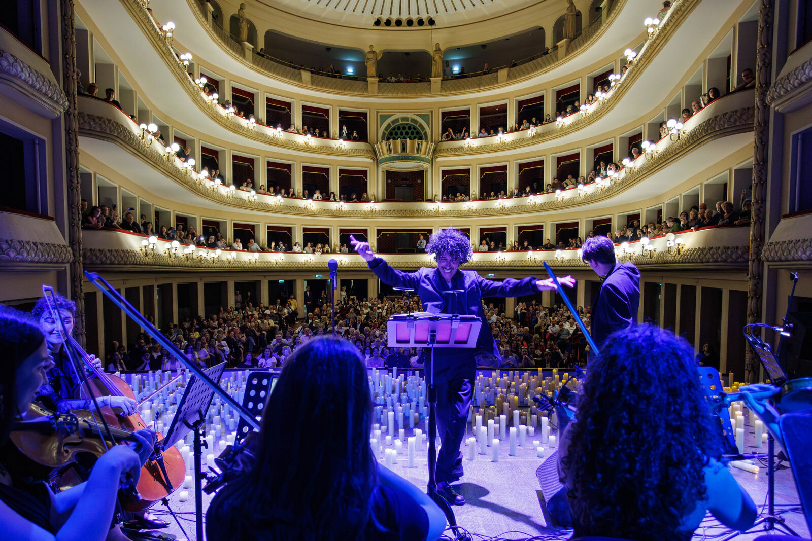 images Trionfo e applausi a scena aperta al Cilea di Reggio per l'omaggio a Ennio Morricone 