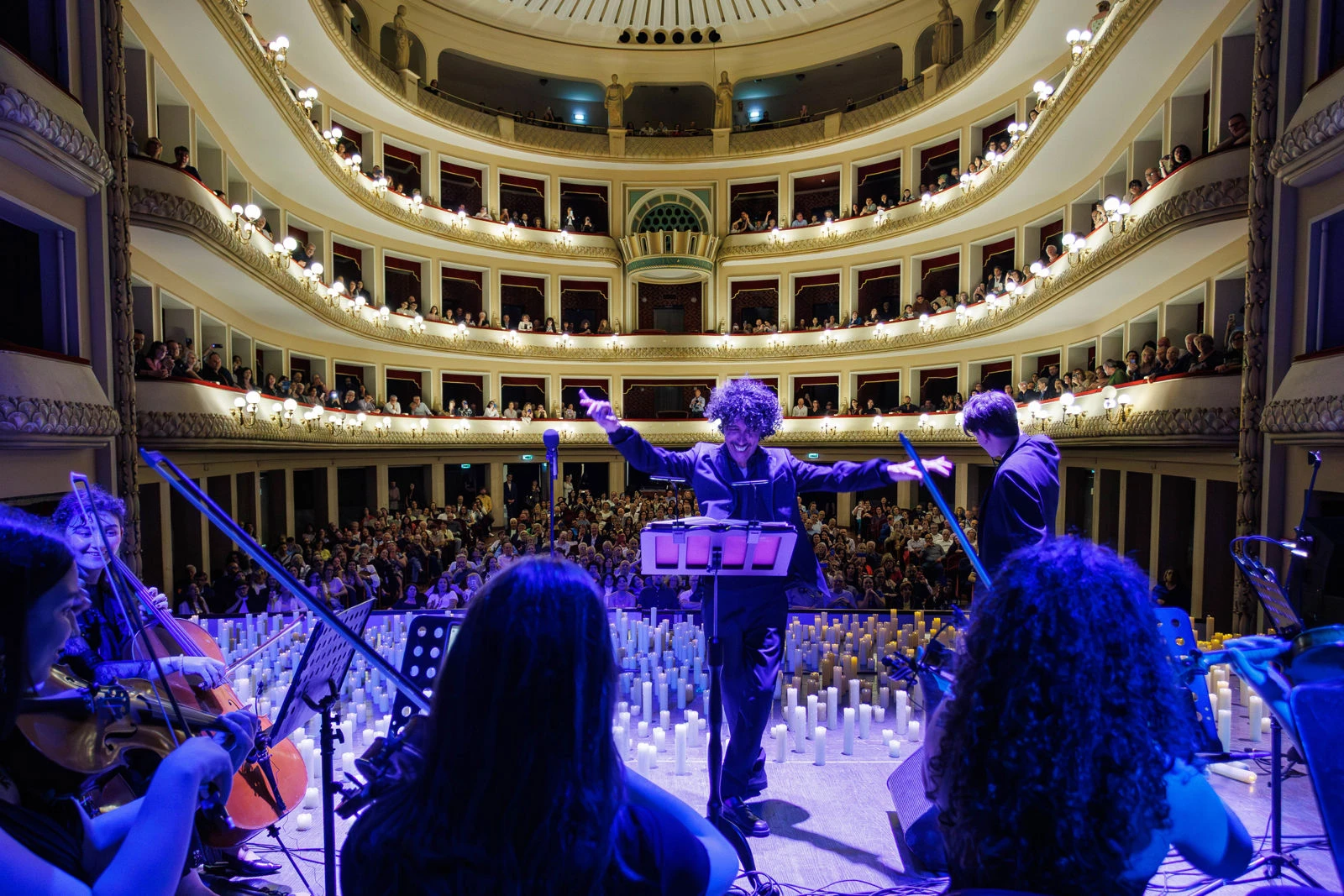 Trionfo e applausi a scena aperta al Cilea di Reggio per l'omaggio a Ennio Morricone 