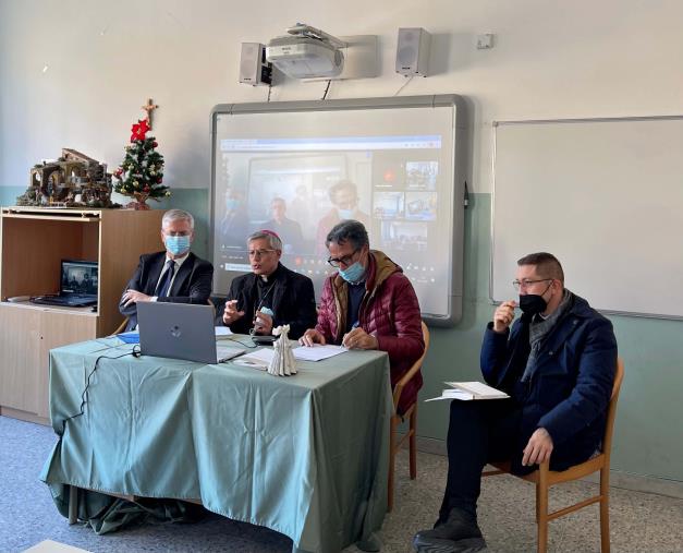 Lamezia Terme, continua la rassegna “Fiorentino d’autore”: ieri il libro del Vescovo Schillaci images Lamezia Terme, continua la rassegna “Fiorentino d’autore”: ieri il libro del Vescovo Schillaci