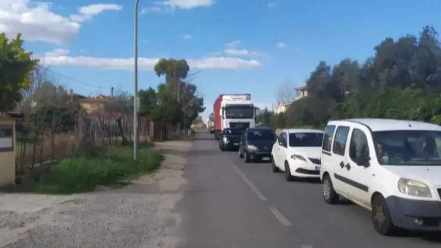 images Continua la protesta dei trattori: traffico fermo sulla Ss 106 jonica
