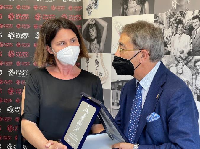 images I Lion consegnano una targa a Gerardo Sacco:
“Eccellenza italiana” 