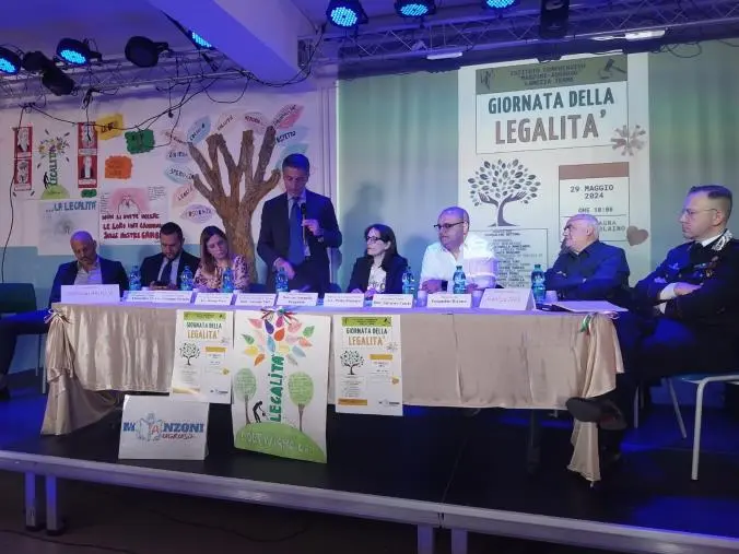 L’importanza del ricordo e l'esercizio della memoria: all'IC Manzoni Augruso di Lamezia la "Giornata della legalità" images L’importanza del ricordo e l'esercizio della memoria: all'IC Manzoni Augruso di Lamezia la "Giornata della legalità"