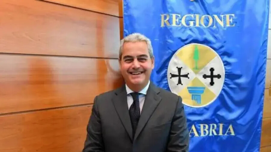 Decontribuzione Sud, Pietropaolo (FDI): "Proroga consente di dare impulso allo sviluppo economico del Meridione"
images Decontribuzione Sud, Pietropaolo (FDI): "Proroga consente di dare impulso allo sviluppo economico del Meridione"