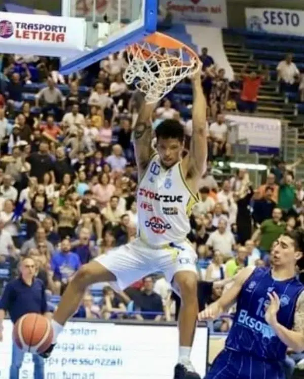Colpo mercato Basket Academy, sbarca a Catanzaro arriva Abgortabi
 images Colpo mercato Basket Academy, sbarca a Catanzaro arriva Abgortabi