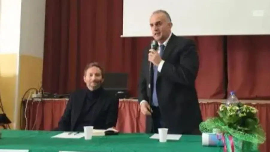 "Aria d'Estate" di Pier Vincenzo Gigliotti: viaggio nell'Italia degli anni '70 tra discriminazione, violenza e innocenza scolastica  images "Aria d'Estate" di Pier Vincenzo Gigliotti: viaggio nell'Italia degli anni '70 tra discriminazione, violenza e innocenza scolastica