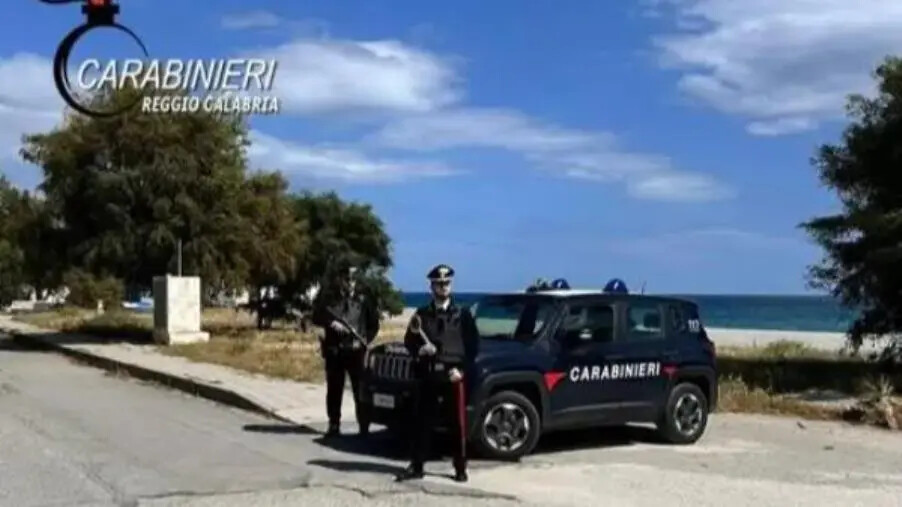 images Condofuri (Rc), maltrattamenti a genitori e fratello: divieto di avvicinamento per due 29enni