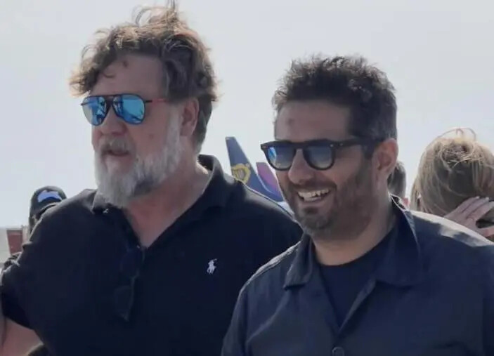 Russell Crowe è atterrato in Calabria, domani al San Giovanni l’incontro con la stampa images Russell Crowe è atterrato in Calabria, domani al San Giovanni l’incontro con la stampa