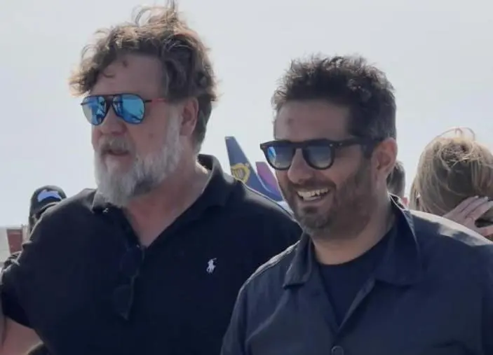 Russell Crowe è atterrato in Calabria, domani al San Giovanni l’incontro con la stampa images Russell Crowe è atterrato in Calabria, domani al San Giovanni l’incontro con la stampa