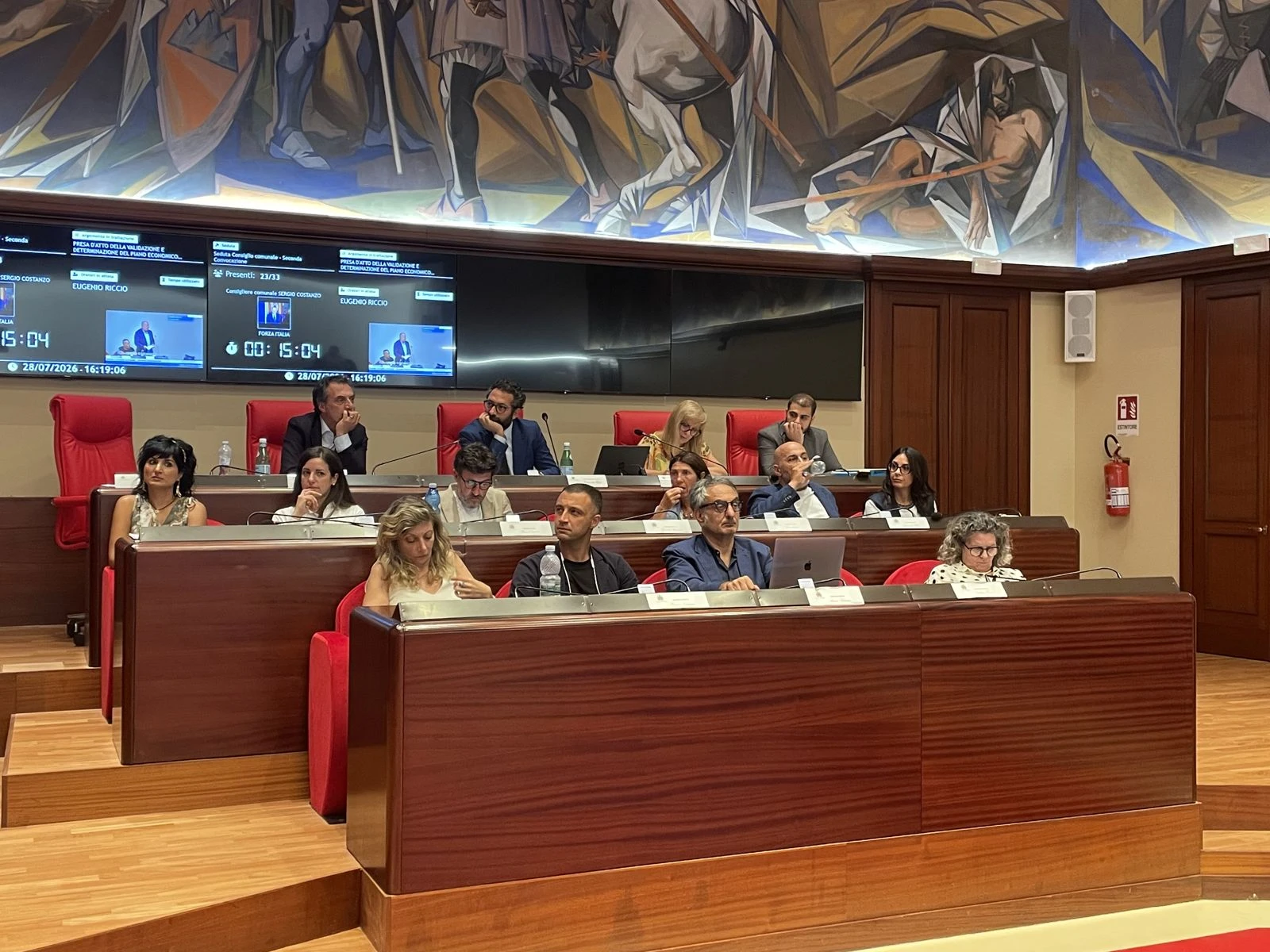Consiglio comunale di Catanzaro, maggioranza di nuovo zoppicante e clima da campagna elettorale 