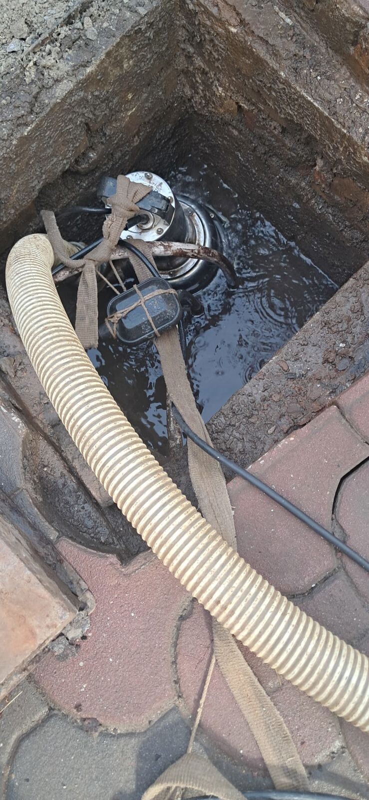 Incubo idrico a Chiaravalle, Noi Moderati: "Da oltre venti giorni contrada Pirivoglia senz’acqua"
images Incubo idrico a Chiaravalle, Noi Moderati: "Da oltre venti giorni contrada Pirivoglia senz’acqua"
