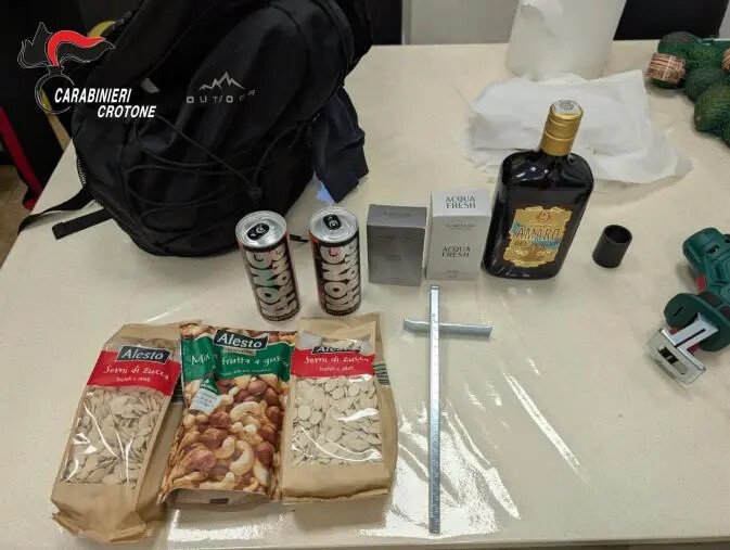 images Rapina e resistenza a pubblico ufficiale, 26enne arrestato nel Crotonese