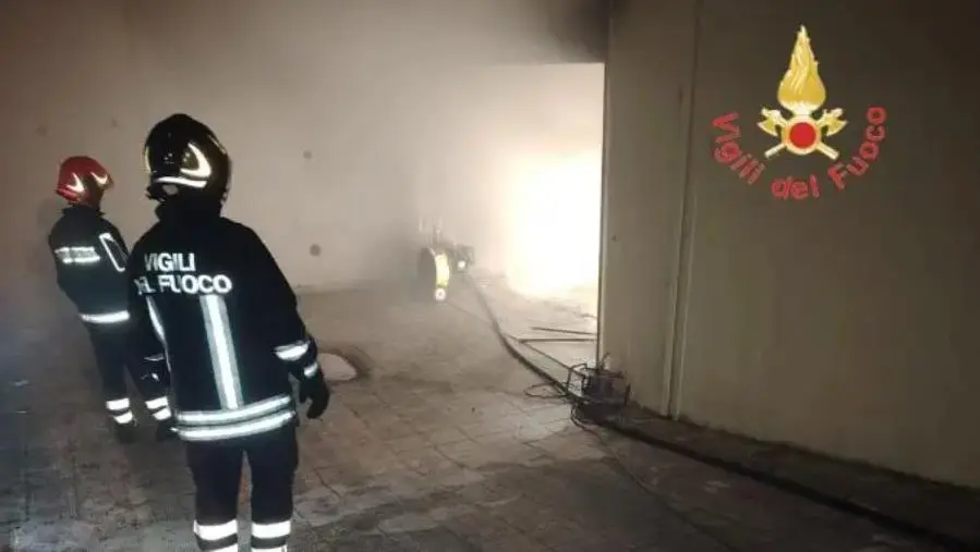 Corigliano Scalo, incendio in un garage: evacuato condominio images Corigliano Scalo, incendio in un garage: evacuato condominio