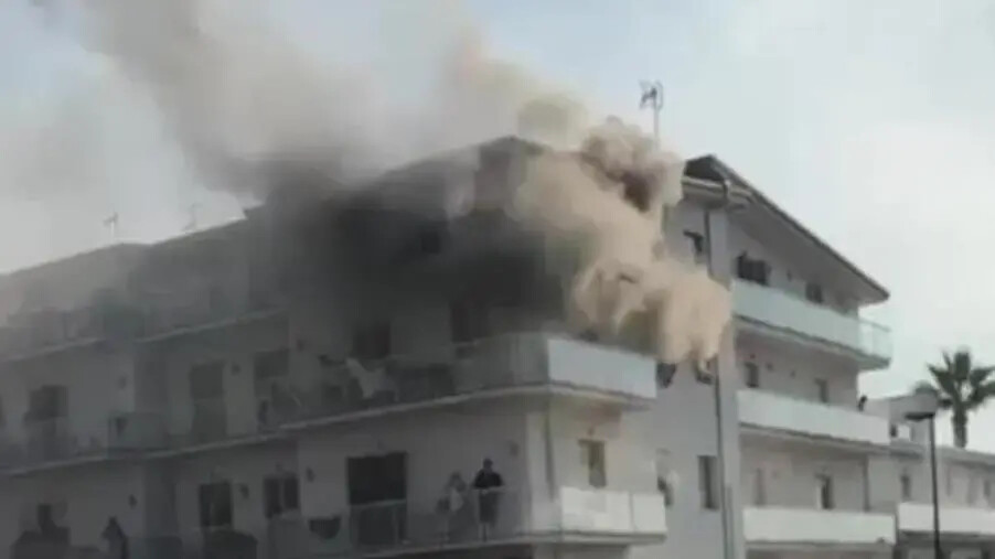 Incendio Hotel Campora San Giovanni, Wanda Ferro ringrazia Vigili del Fuoco e cittadino intervenuto images Incendio Hotel Campora San Giovanni, Wanda Ferro ringrazia Vigili del Fuoco e cittadino intervenuto