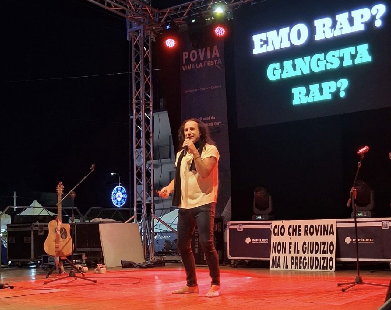 Povia infiamma Davoli Marina: grande successo per il concerto dell’ex vincitore del Festival di Sanremo images Povia infiamma Davoli Marina: grande successo per il concerto dell’ex vincitore del Festival di Sanremo