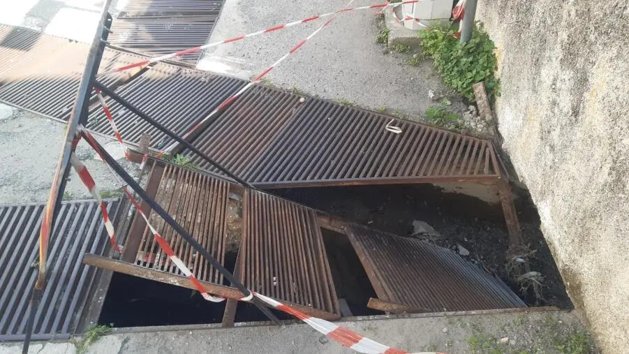 La denuncia di "Alleanza per Catanzaro":"Pericolo in via Livorno e il prof sonnecchia" images La denuncia di "Alleanza per Catanzaro":"Pericolo in via Livorno e il prof sonnecchia"