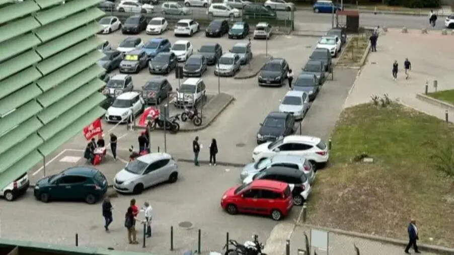 UMG, al via i test di Medicina a Catanzaro: e nel cortile la Cisl manifesta images UMG, al via i test di Medicina a Catanzaro: e nel cortile la Cisl manifesta