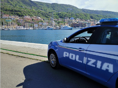 Vibo Valentia, aggredisce e rapina la compagna: arrestato un uomo 