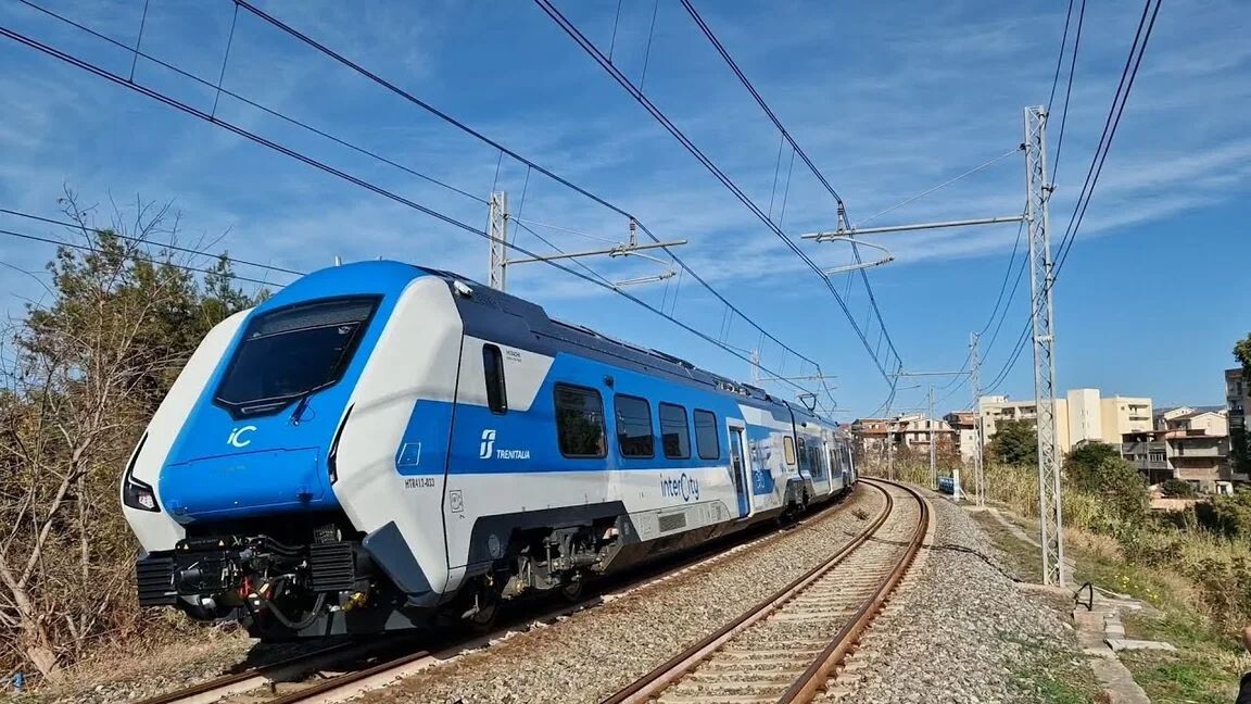 images Da metà luglio un Intercity diretto Locride-Roma: via libera alla sperimentazione