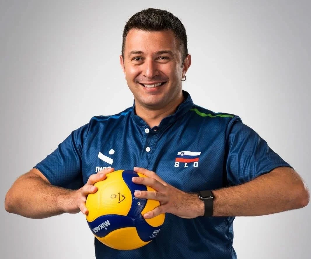 Reggio, il presidente FIPAV Panuccio si congratula con Antonio Mariano per lo storico bronzo della Slovenia in VNL