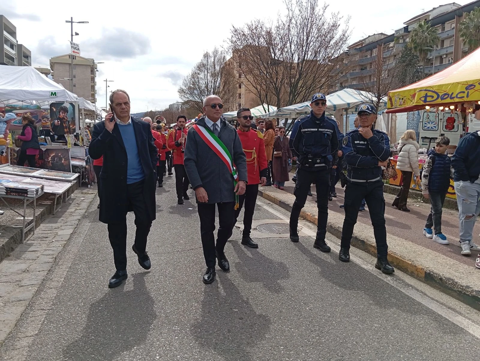 Inaugurata la Fiera di San Giuseppe a Cosenza, il sindaco Caruso: “Segno di accoglienza e unione tra i popoli”