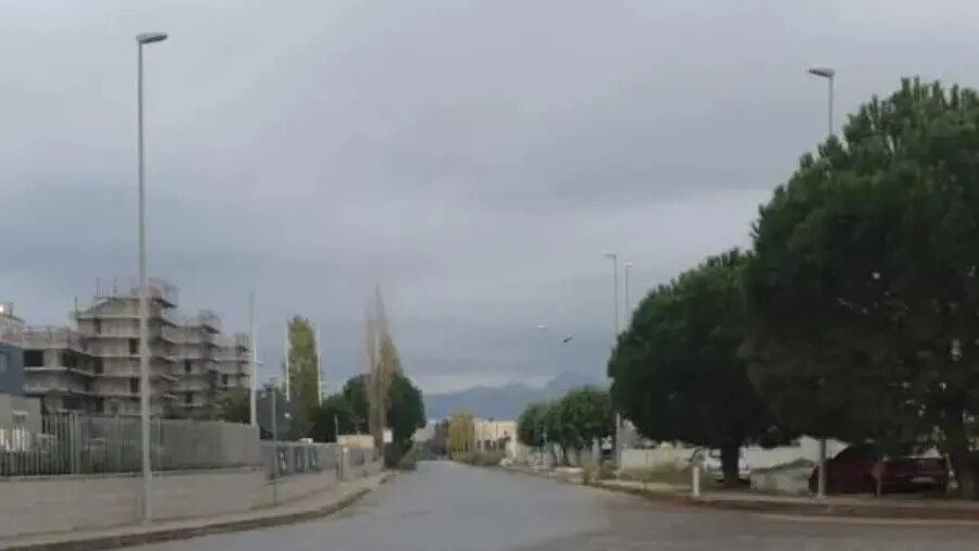 images Catanzaro, un lettore segnala: "Buche e buio a viale Europa"