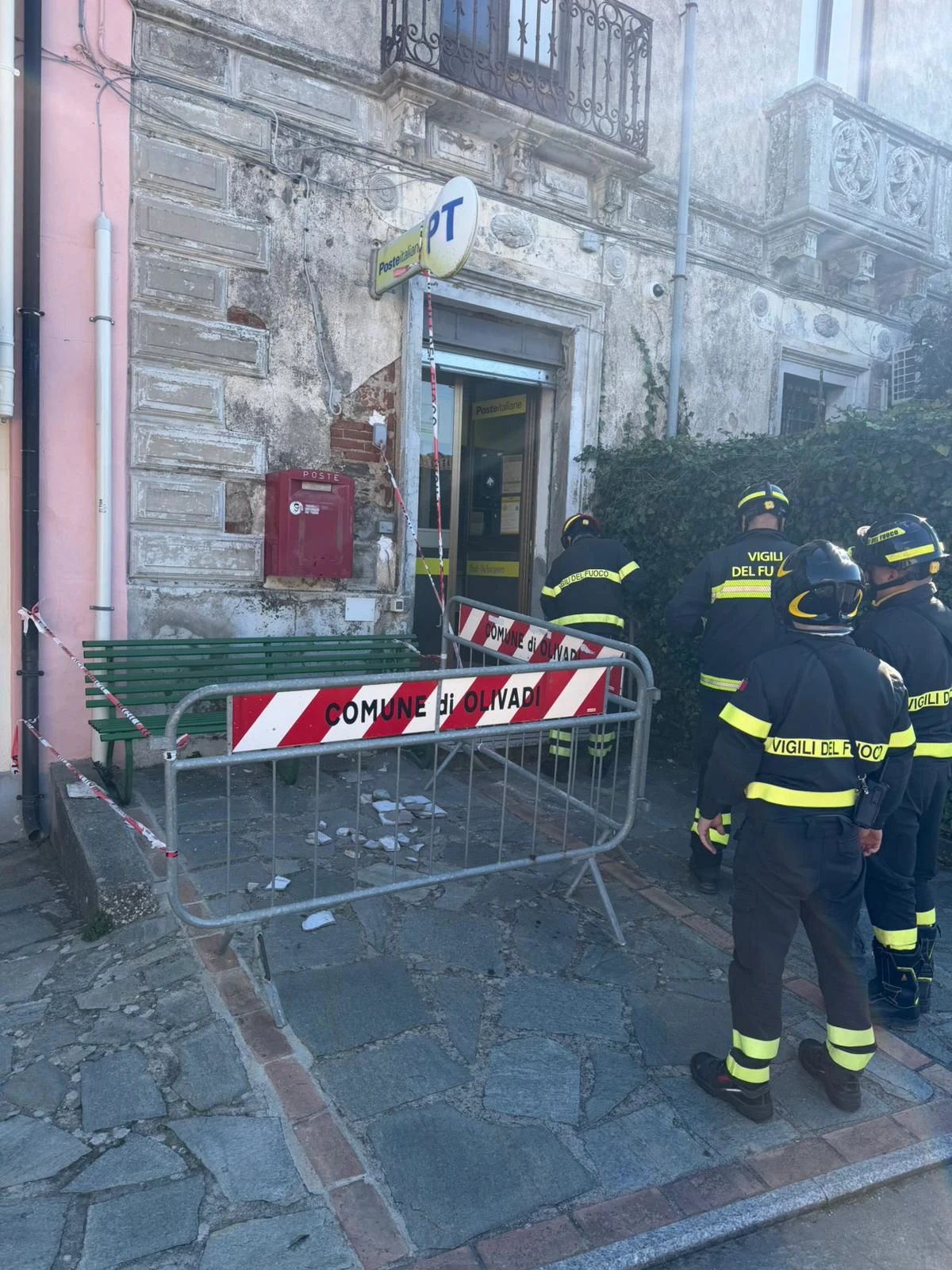 Olivadi, intervento dei Vigili del Fuoco all’ufficio postale Polis: UILPoste denuncia carenze nella tutela di lavoratori 