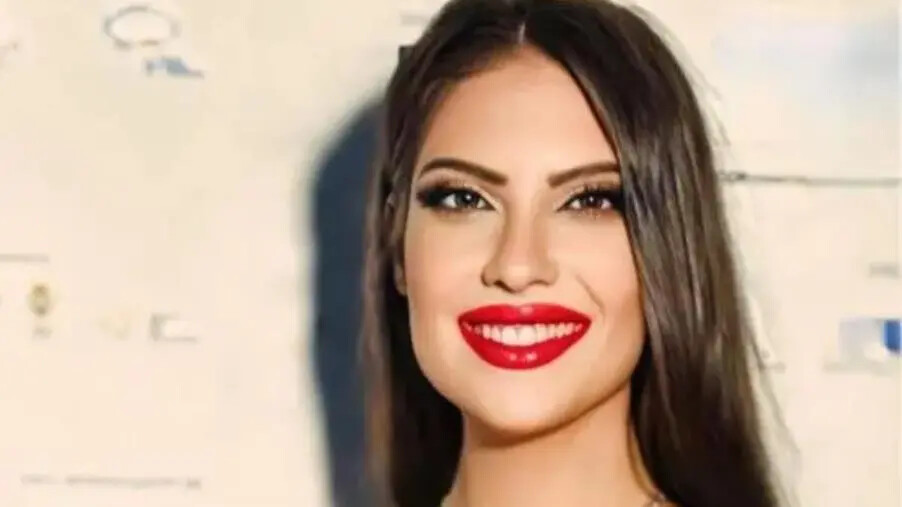 images La cantautrice Cosentina Antea apre il concerto di capodanno nella sua città 