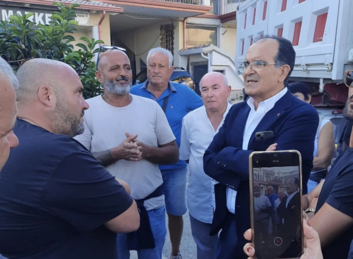 Rivolta caro carburante, Bruno a Davoli: “Porterò il loro grido di dolore in Consiglio regionale”