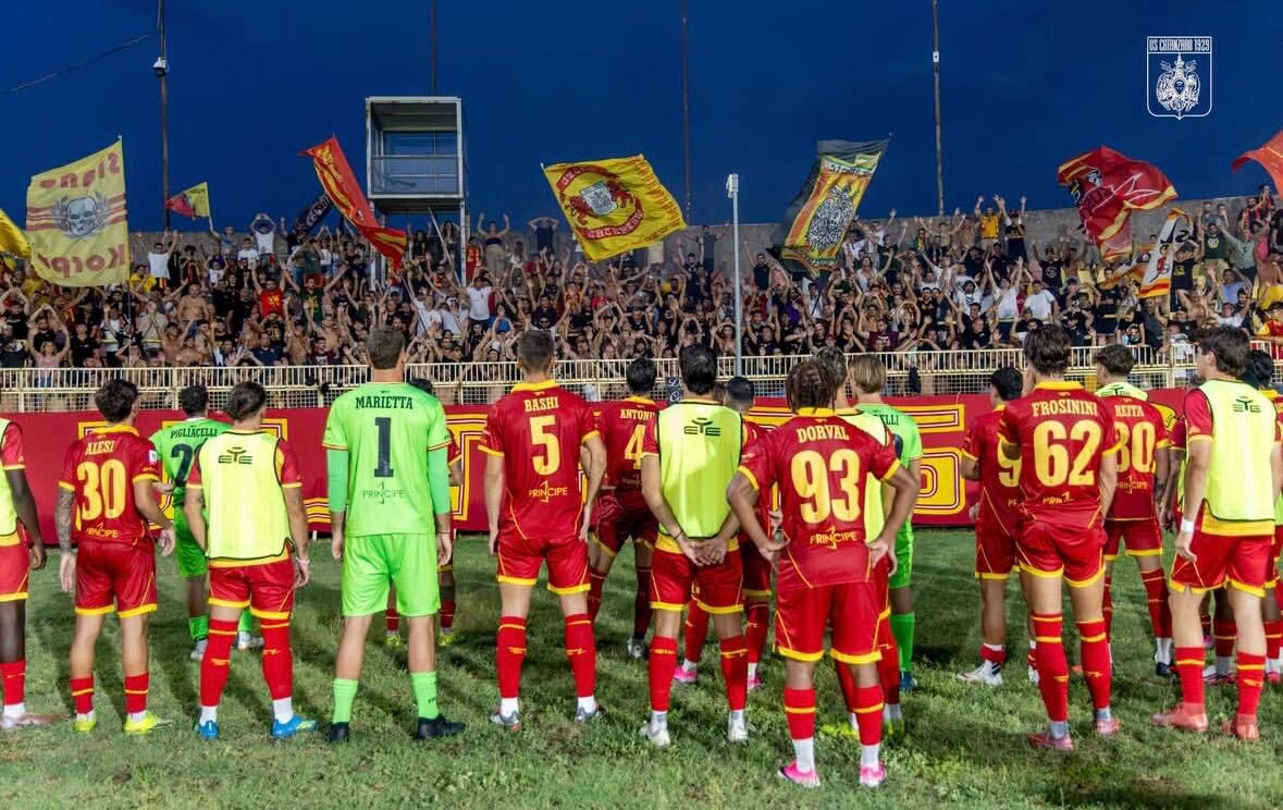 images Prima gara al Ceravolo tra Catanzaro e Carrarese: verso lo stesso assetto della Coppa Italia