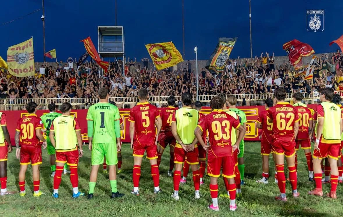 Prima gara al Ceravolo tra Catanzaro e Carrarese: verso lo stesso assetto della Coppa Italia