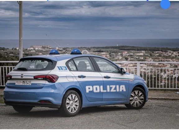 Crotone, laPoliIa sensibilizza i cittadini contro le truffe telematiche
