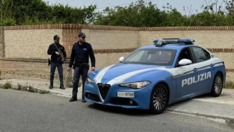 images Nascondeva la droga nel borsello: arrestato in flagrante per spaccio a Reggio un 23enne